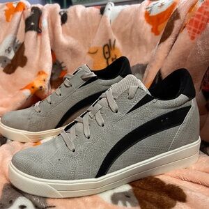 RYKA Viv Leather Lace Up Sneakers Animal Accent Grey Snake 9.5W